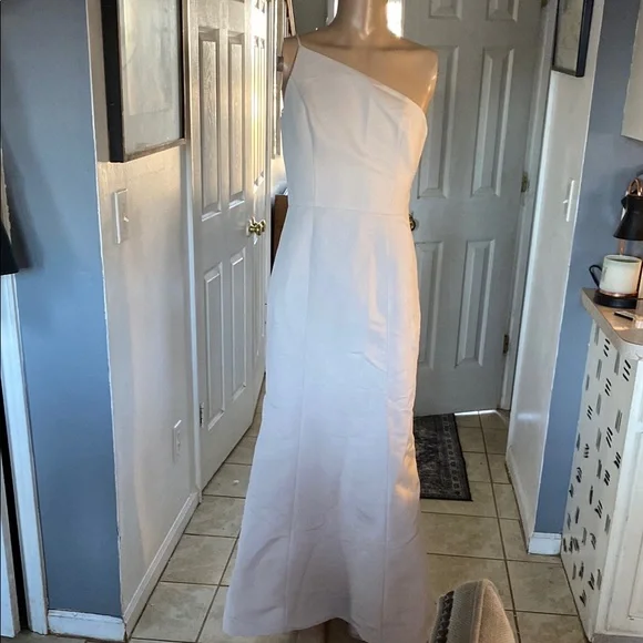Amsale Elegant off White One-Shoulder Gown